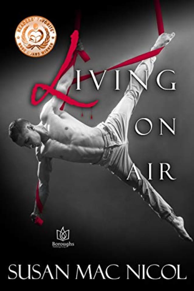 Book cover of Living on Air by Susan Mac Nicol